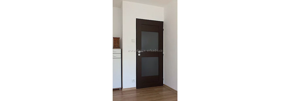 RD Pitkovice: posuvné dvere HYACINT 8 + 6 otočných dverí, wenge GREKO